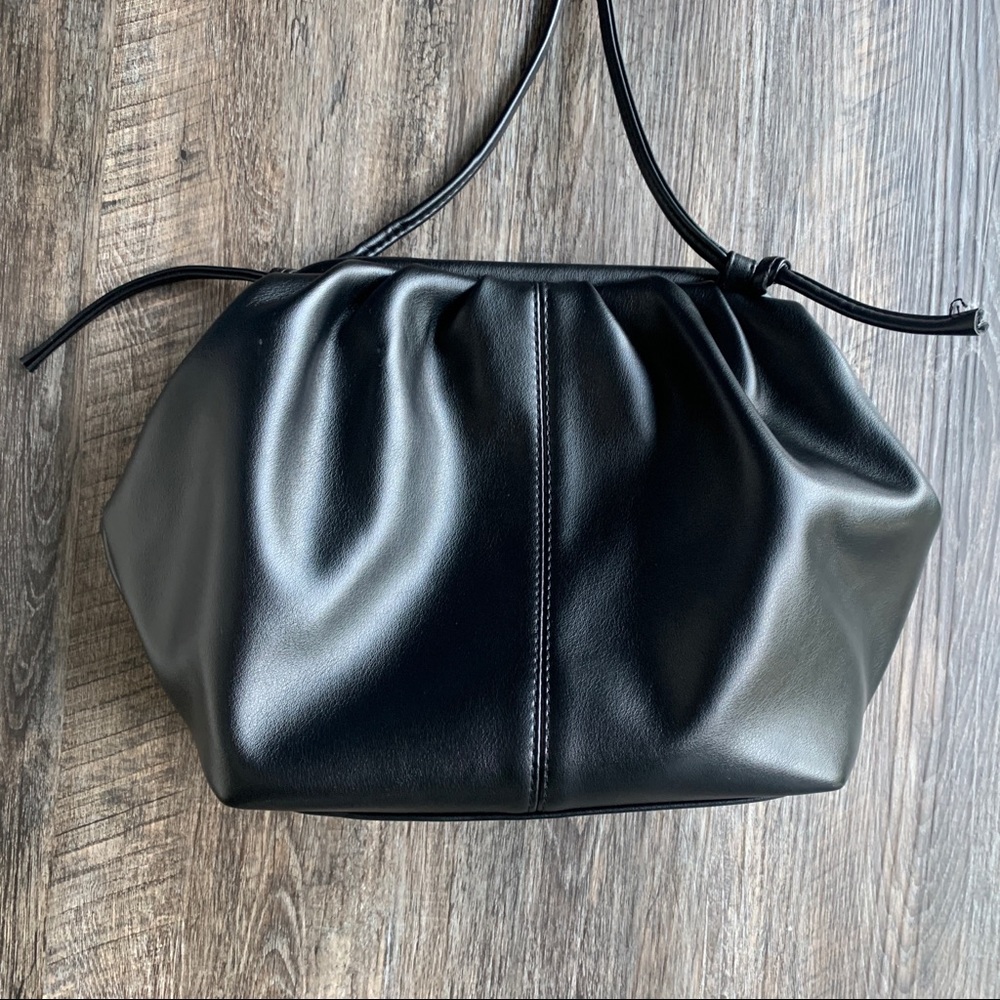 Prim & Clove “The Pip” Crossbody Purse